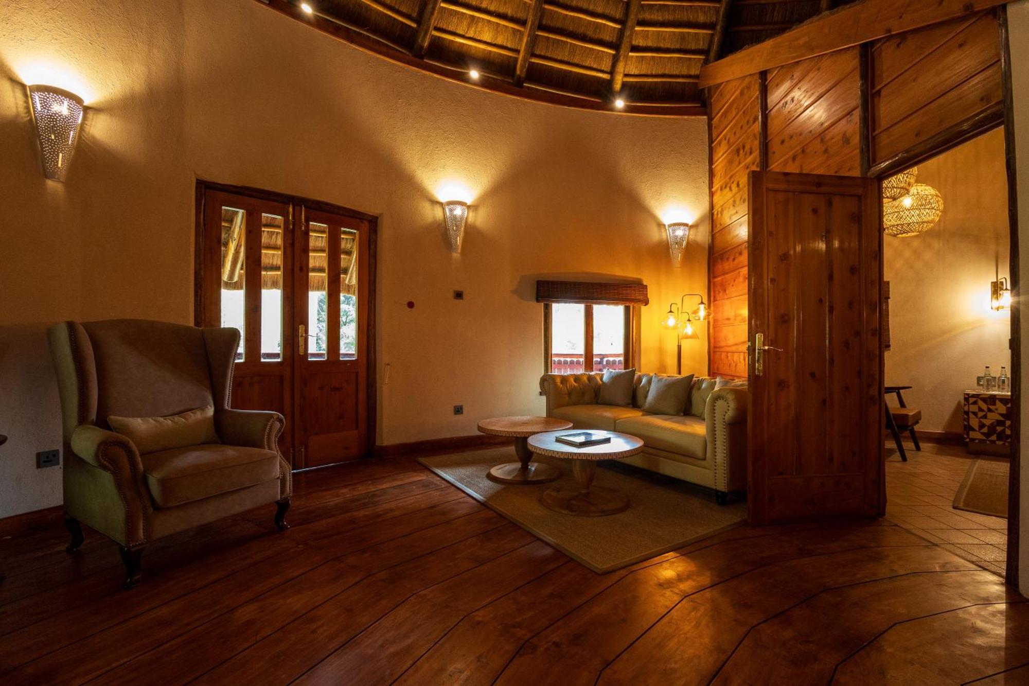 Speke Resort And Conference Center カンパラ エクステリア 写真