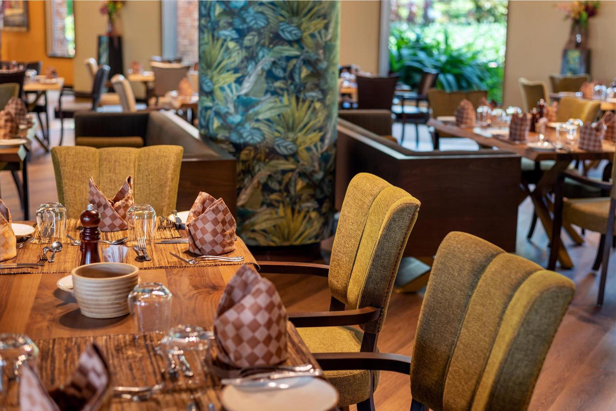 Speke Resort And Conference Center カンパラ エクステリア 写真