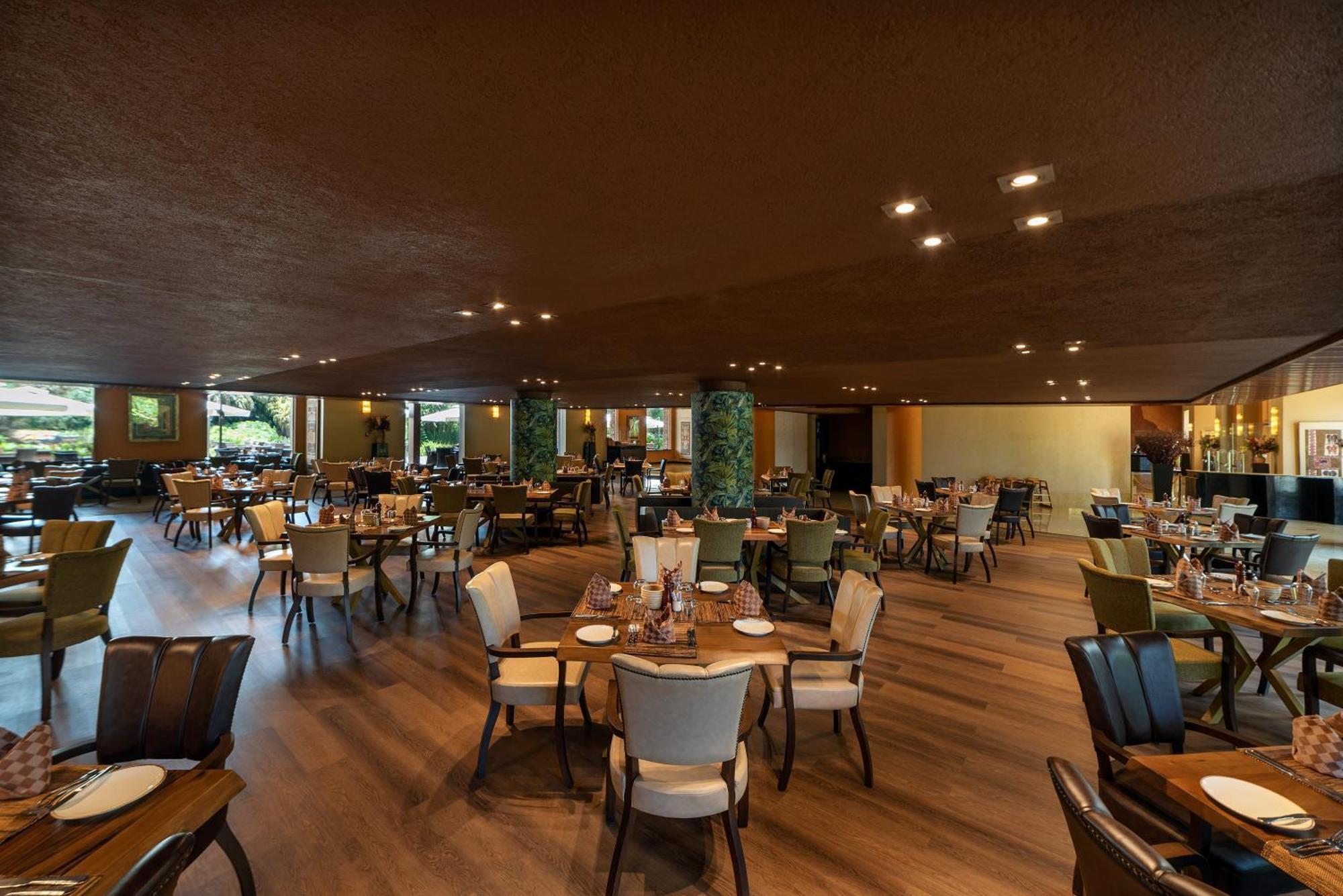 Speke Resort And Conference Center カンパラ エクステリア 写真